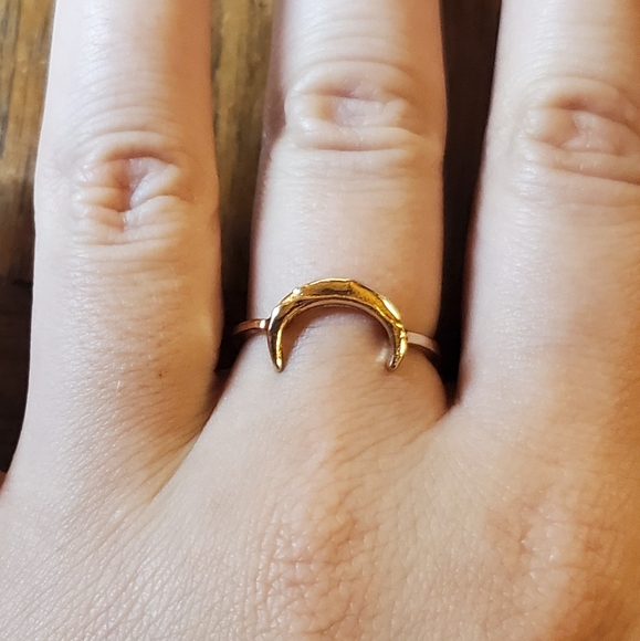 NWOT Dainty Gold Southwestern Eclipse Ring - Picture 4 of 8